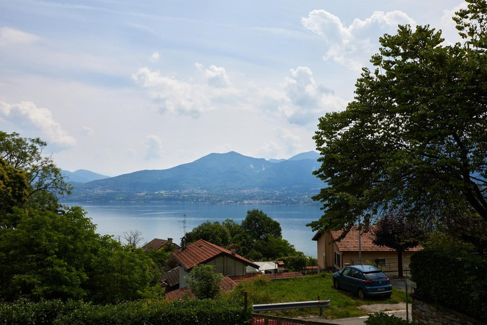Villa Di Paese - Splendida Vista Lago Maggiore Oggebbio Bagian luar foto
