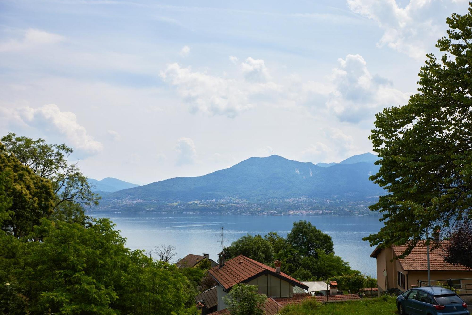 Villa Di Paese - Splendida Vista Lago Maggiore Oggebbio Bagian luar foto