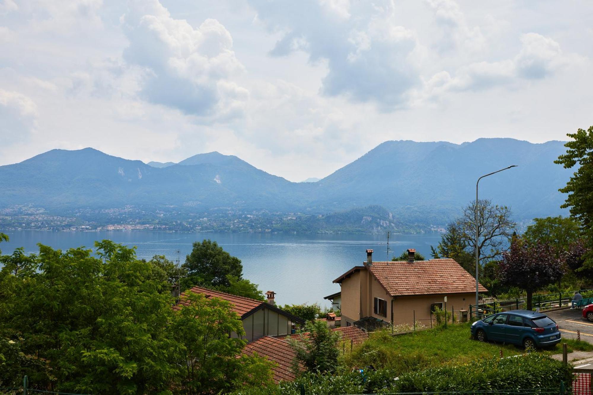 Villa Di Paese - Splendida Vista Lago Maggiore Oggebbio Bagian luar foto