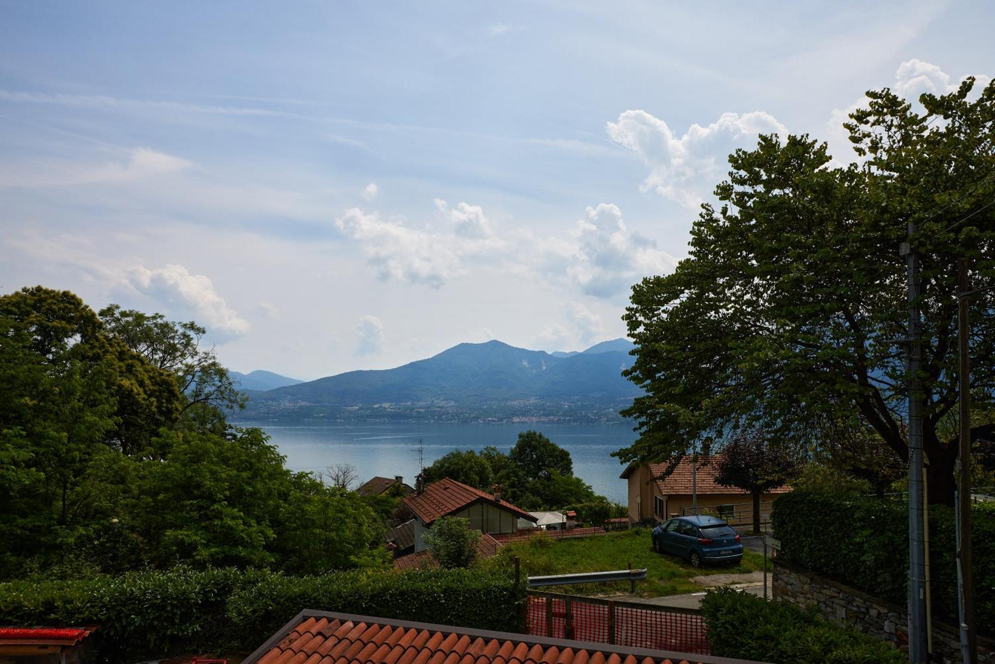 Villa Di Paese - Splendida Vista Lago Maggiore Oggebbio Bagian luar foto