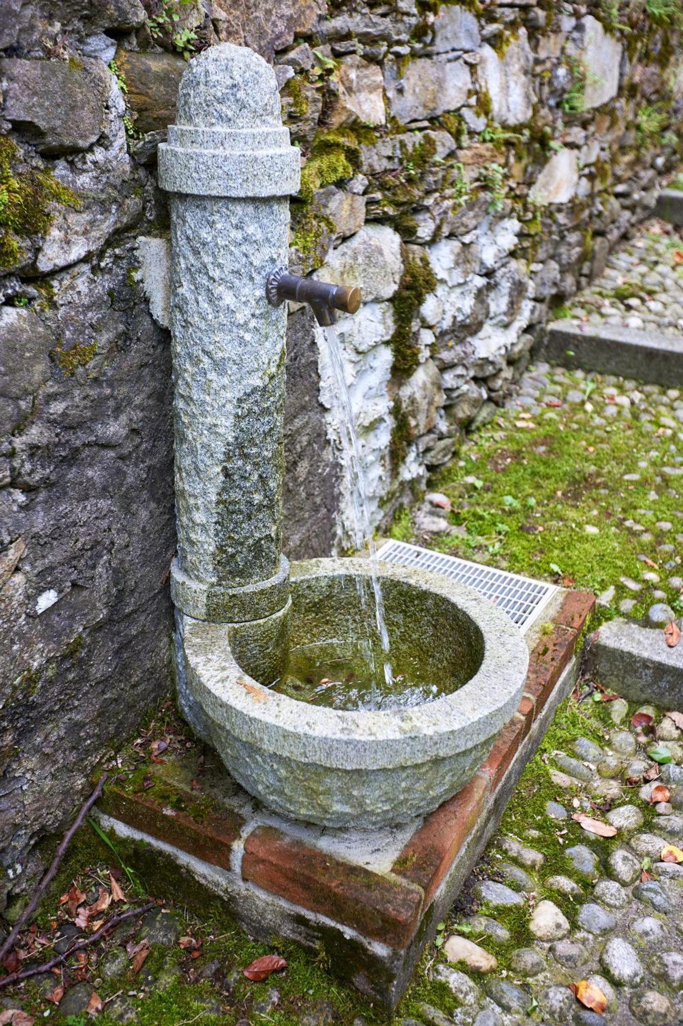 Villa Di Paese - Splendida Vista Lago Maggiore Oggebbio Bagian luar foto